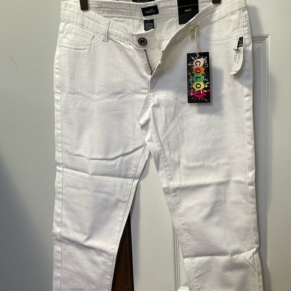 Women’s white capris jegging NWT Rue21